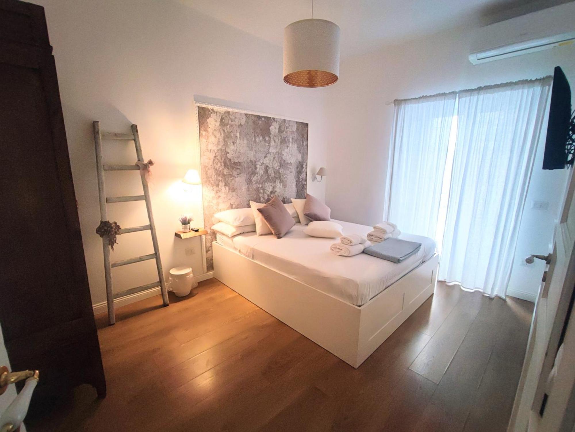 Annamaria Rooms Neapol Pokoj fotografie